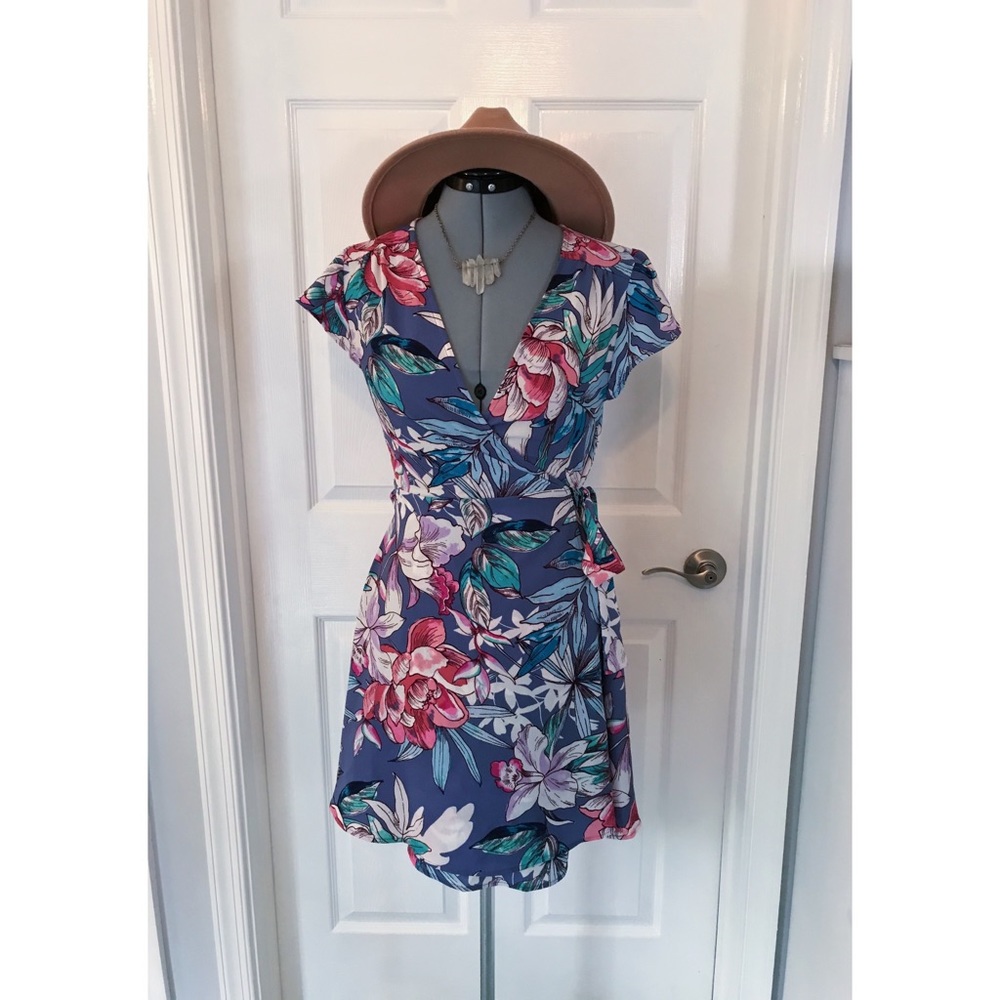 🔥FINAL PRICE Charlotte Russe Floral Wrap Dress